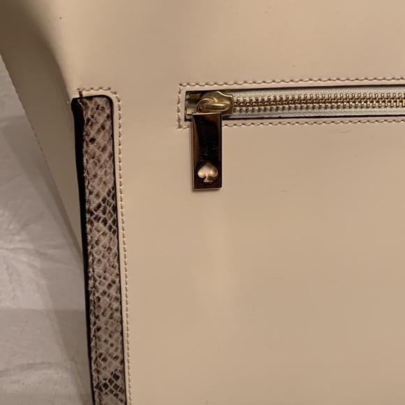 Kate Spade. Cream tote bag. Nwt - Picture 3 of 9